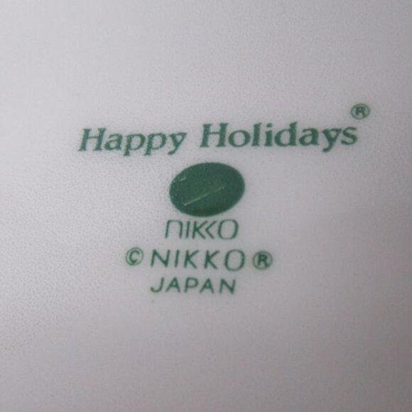 NIKKO China HAPPY HOLIDAYS 7 5/8 Inch All Purpose Soup Bowl - Picture 2 of 2